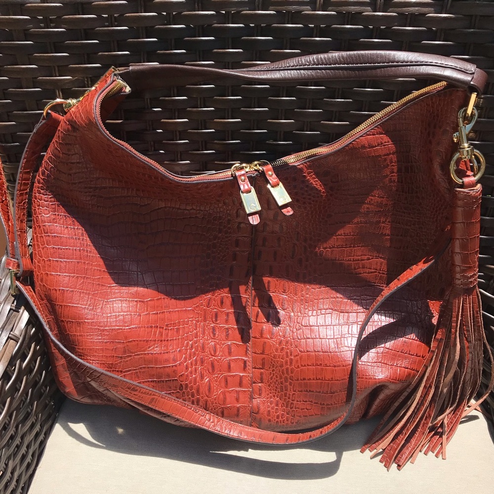 GILI Croco Embossed Tote with Tassel